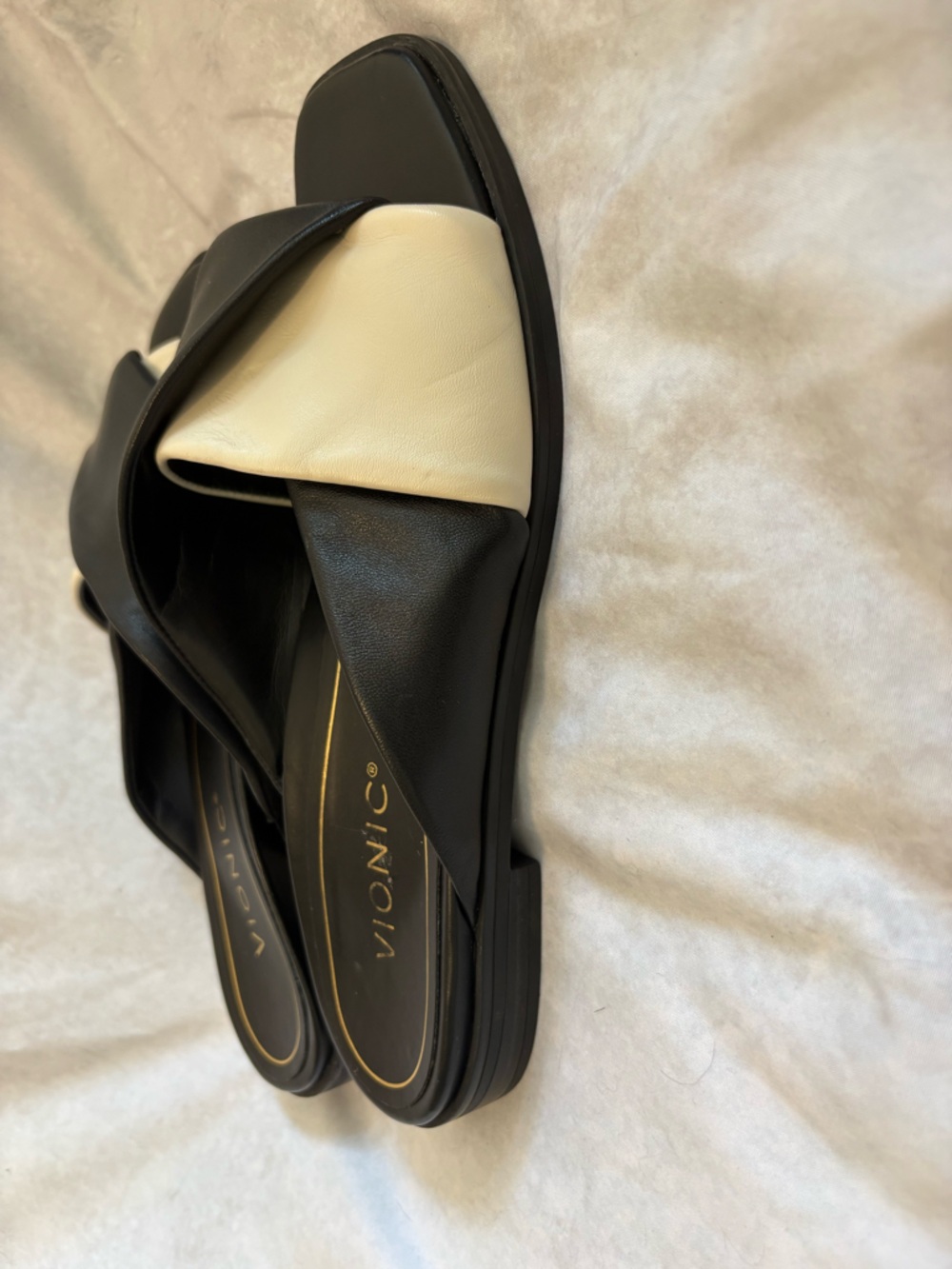 Vionic Miramar Leather Slide Sandals in Black and Cream Size 8 with Arch Support - Picture 4 of 11